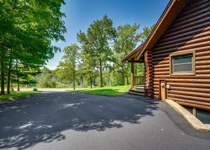 Family Home W/ Indoor Pool ~ 2 Mi To Elkhart Lake!