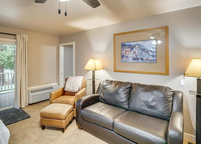 Walkable Lake Escape! Elkhart Lake Condo