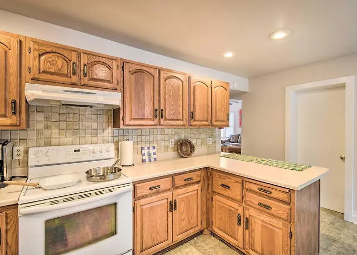 Walkable Lake Elkhart Apt: Dine, Shop, Swim!